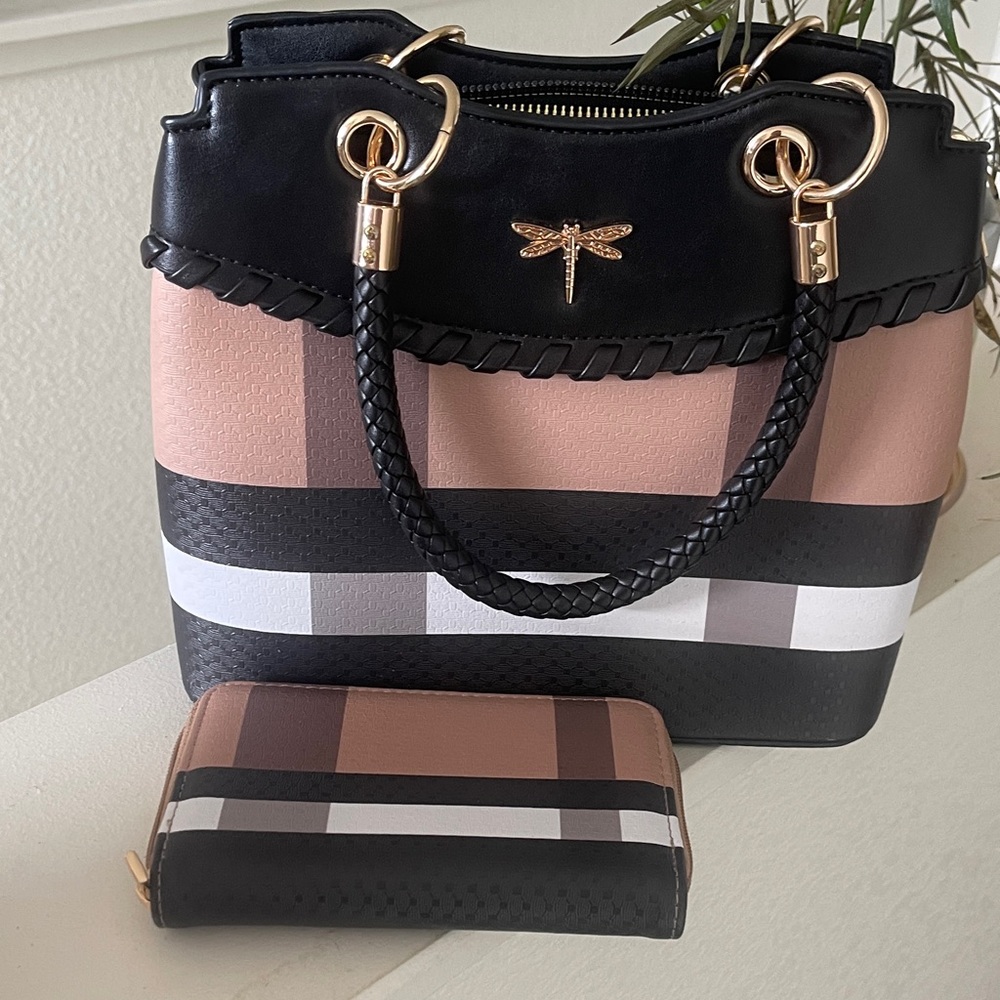 Chic Tan and Black hand Bag with Gold Accents